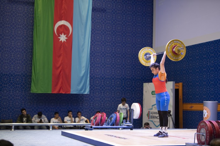 Azərbaycan birinciliyinə qızların mübarizəsi ilə start verildi - FOTOLAR